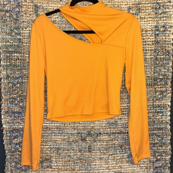 Love J Yellow Crop Top - Picture 2 of 3